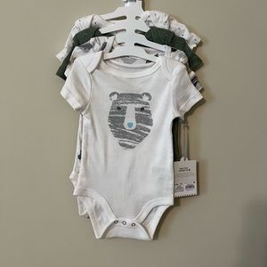 Cloud Island Onesies 3-6 month (4-pack)